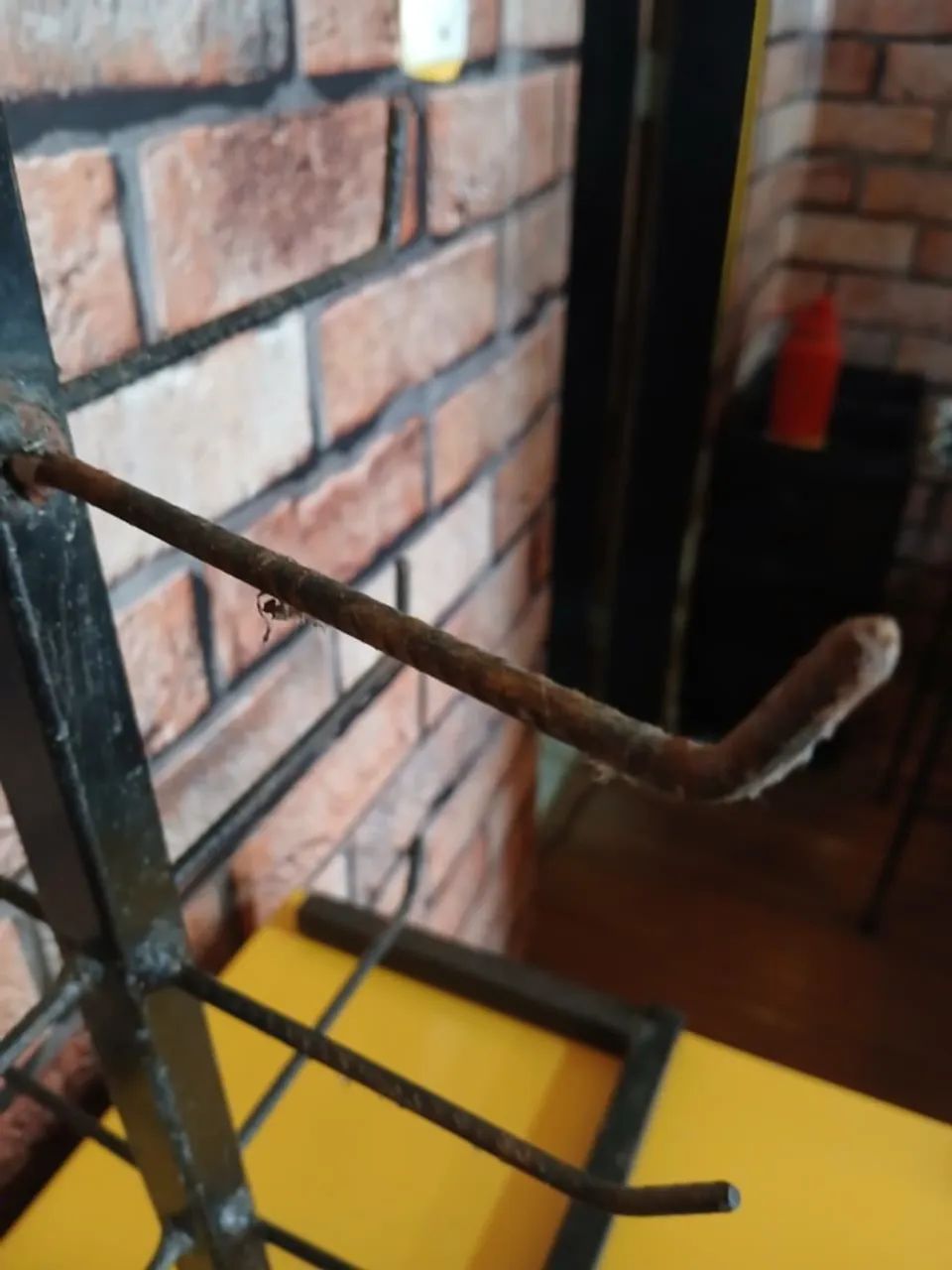 expositor de chaveiros de ferro puro precisando so de uma nova pintura  - Foto 3