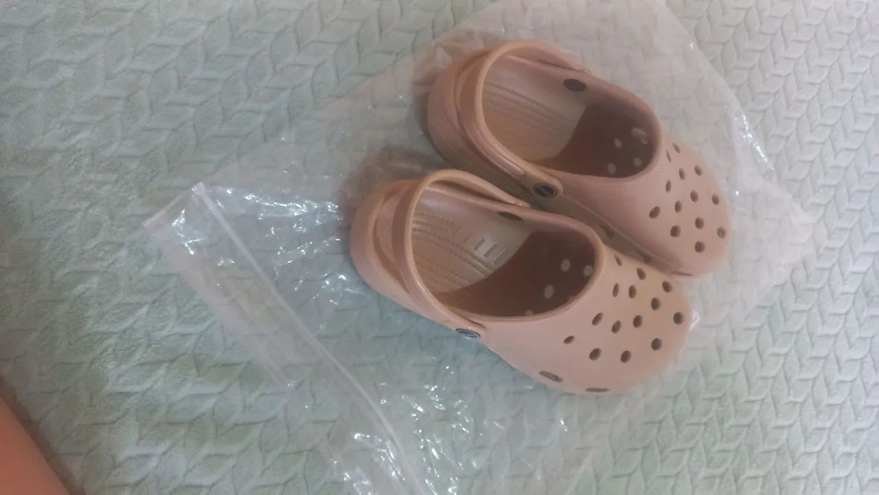 Vendo Babuche modelo crocs nova - Foto 4