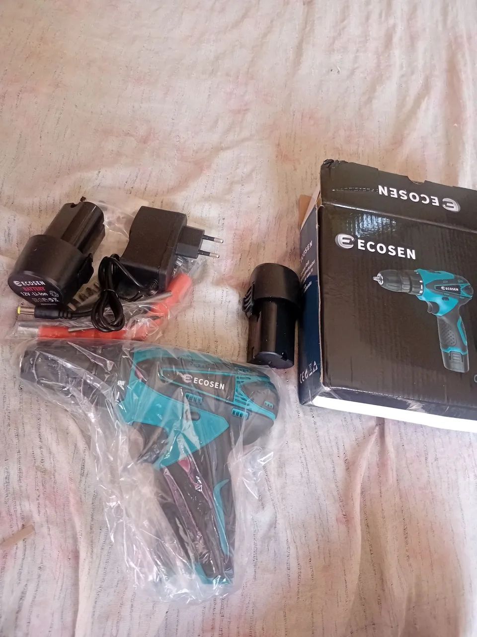 Furadeira profissional 12v nova 