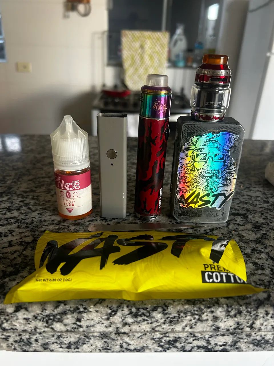 Kit com algodão e acessórios 