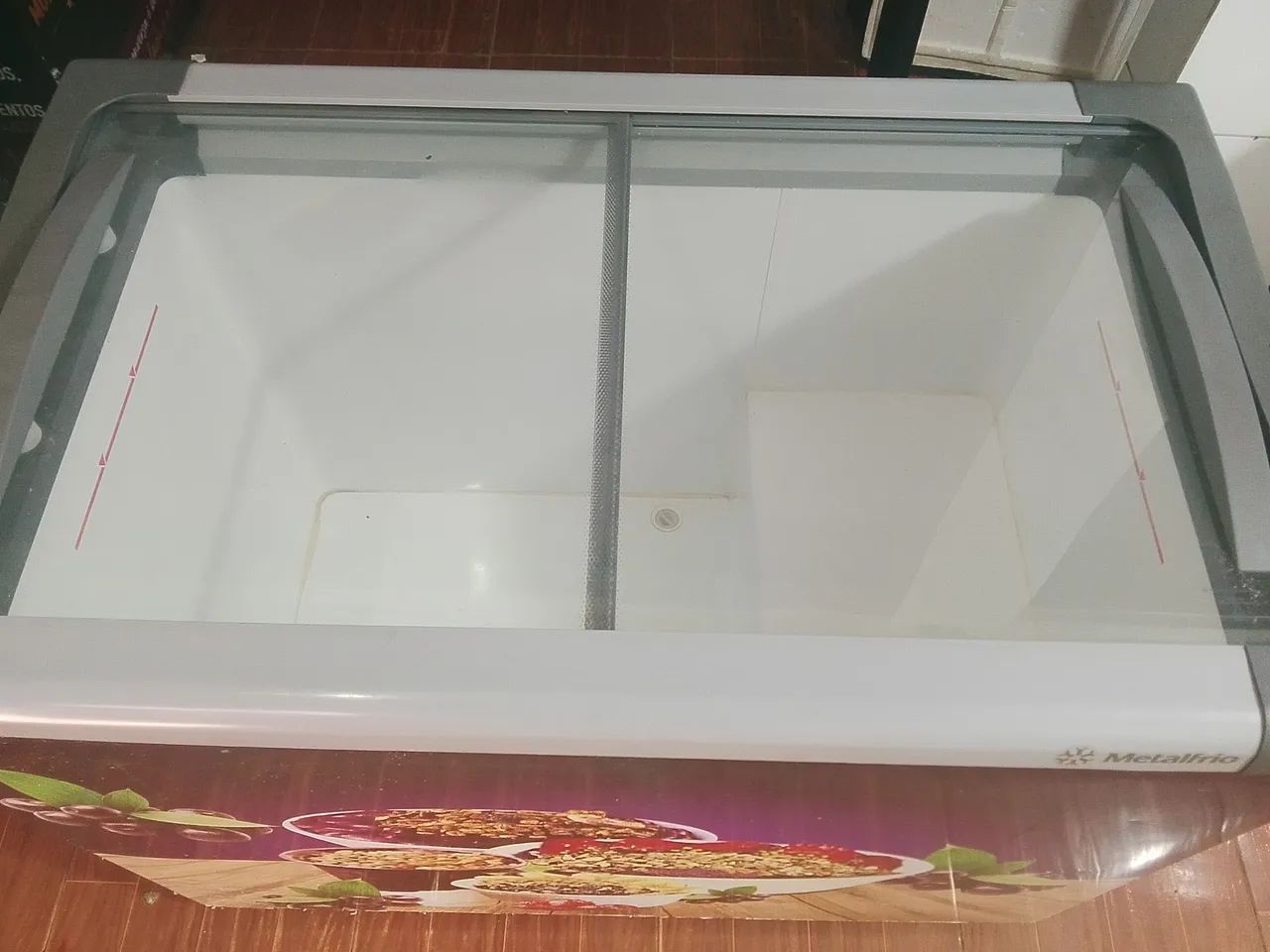 Expositor Refrigerado Metalfri 231 Litros - Foto 2