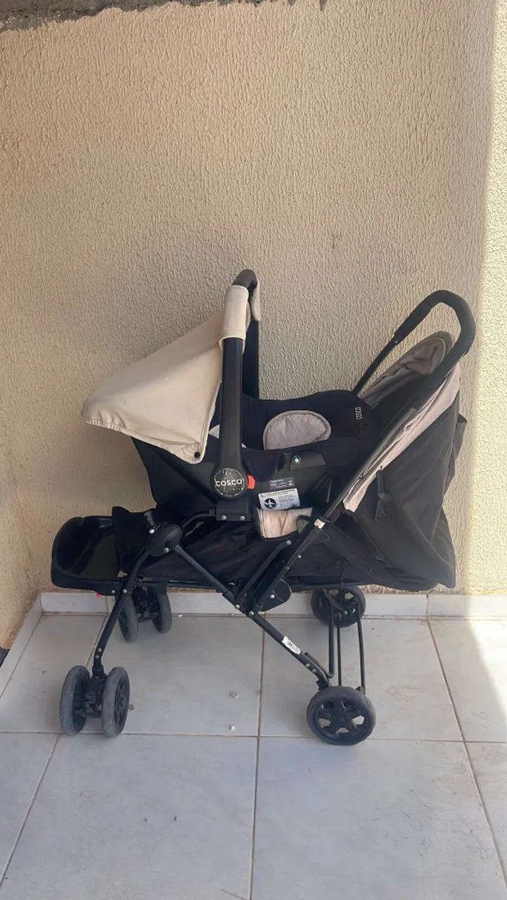Carrinho de bebê e bebê conforto 