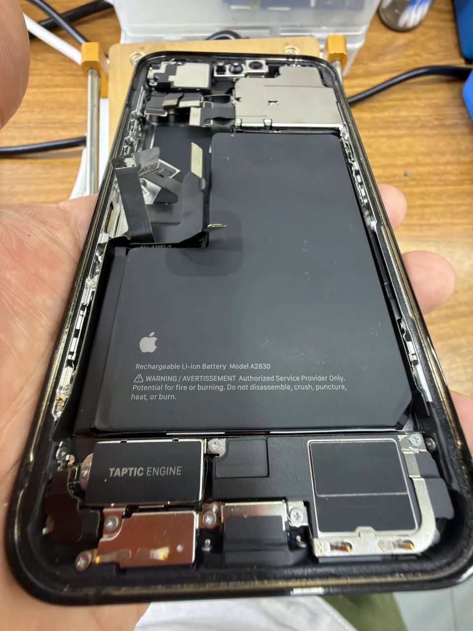 Carcaça iPhone 14 Pró Max ORIGINAL preto. - Foto 5