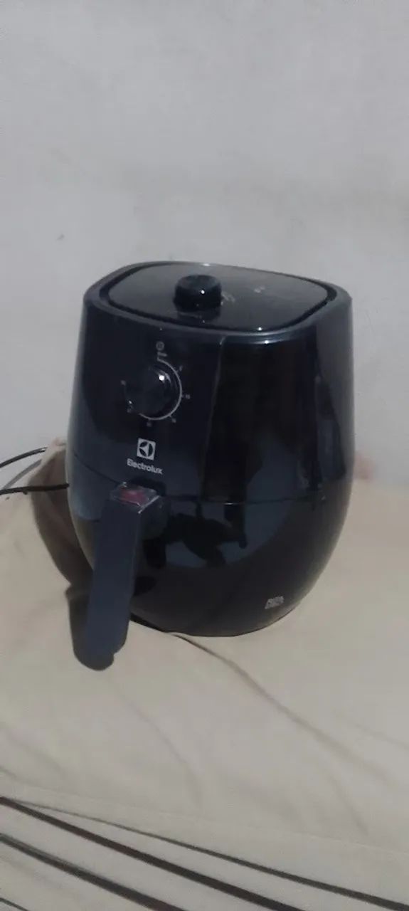air fryer electrolux modelo eaf10 - Foto 2