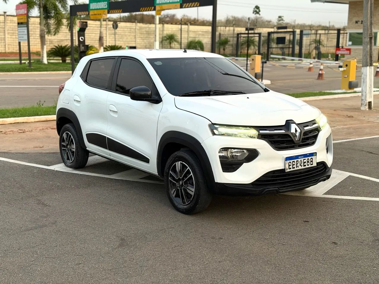 Renault Kwid Intense 1.0 Flex 12V 5P Mec. 2024 - Foto 2