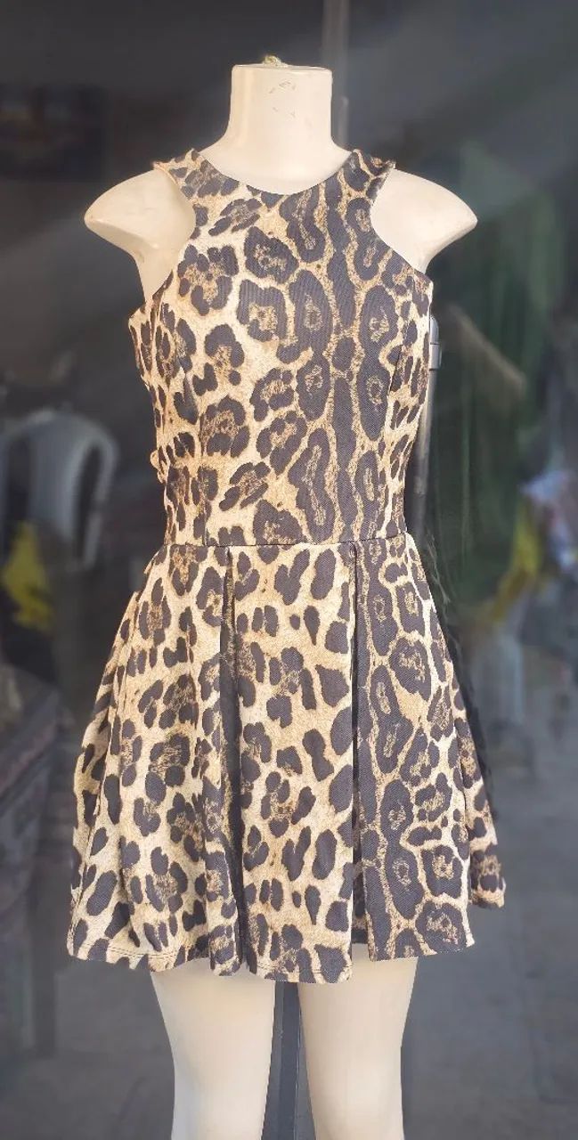 Leve os 3 vestidos por R$ 800,00.