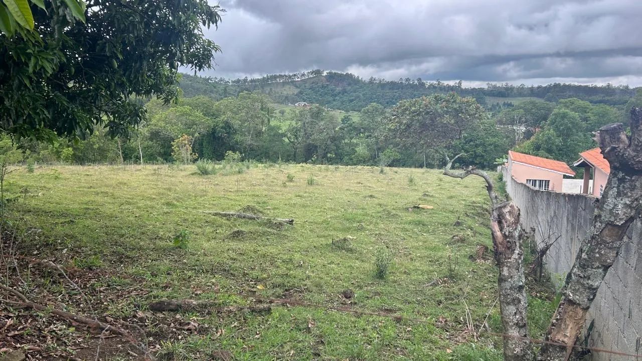 VENDE-SE TERRENO PINHALZINHO - SP