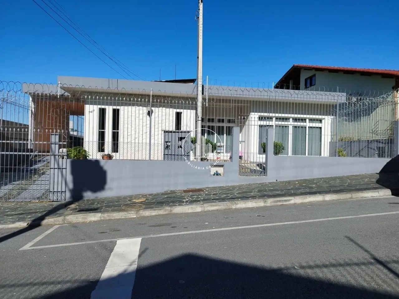 Casa 4 Quartos com 1 Suíte e 323m² - Jardim Atlântico