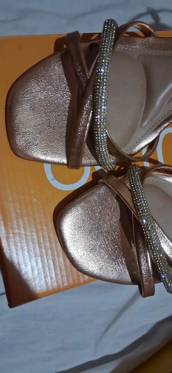 Sapato dourado  - Foto 4