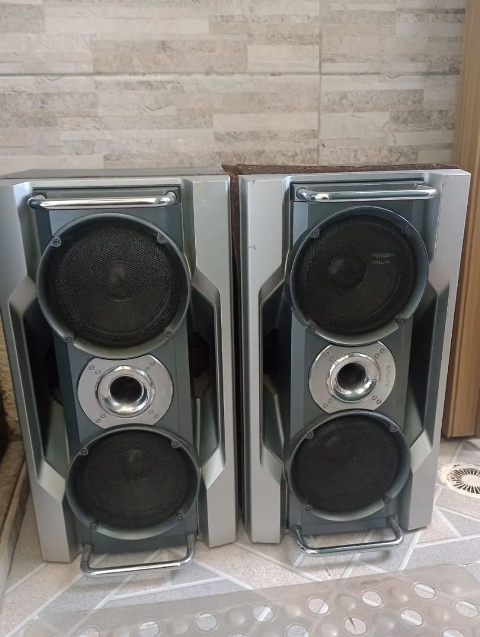 2 caixas acústicas sony .SS-GN900