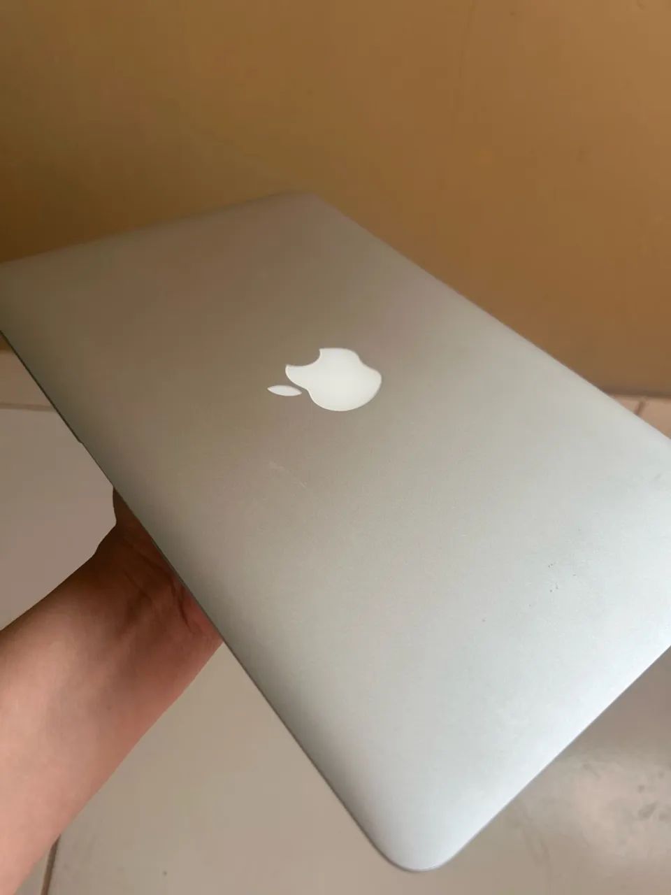 MACBOOK AIR 