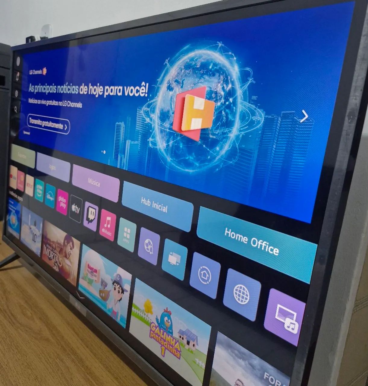 Smart TV LG 43" , conversor digital integrado,Wifi,WebOs, em perfeito estado. 