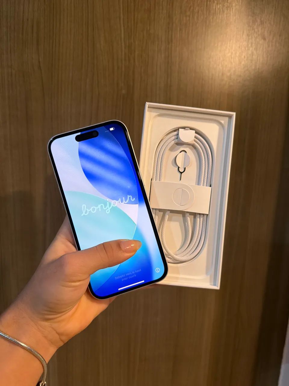   Iphone 16  128g Branco. Bateria 90% com cabo . - Foto 4