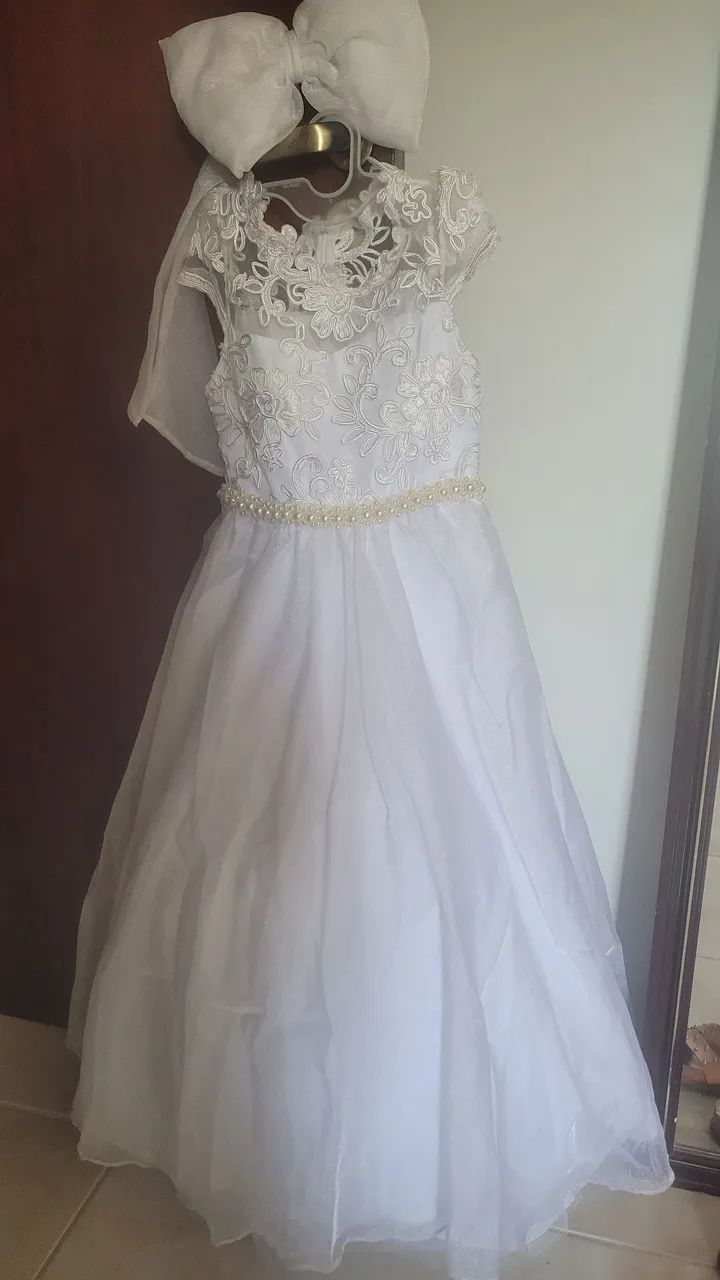 Vestido de dama de honra infantil branco luxo (4-6 anos) com renda e pérolas