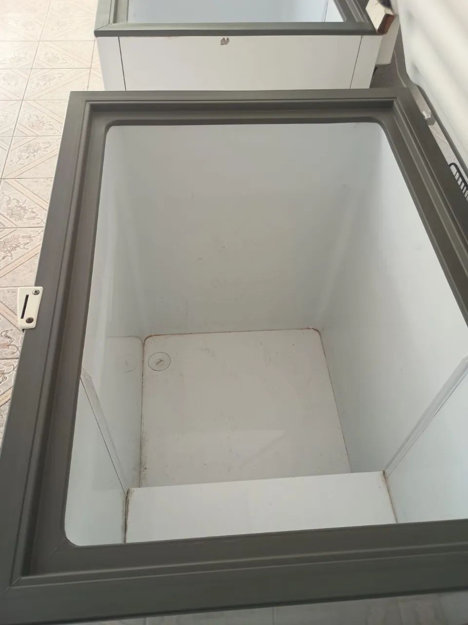 Vendo frezzer consul horizontal 307 l - Foto 2