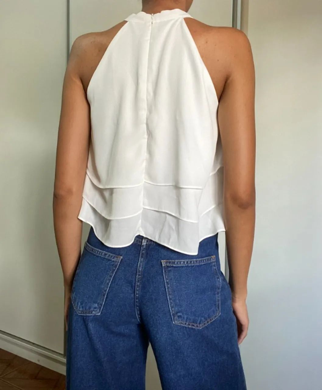 Blusa com Babado Branca Tamanho P - Foto 4