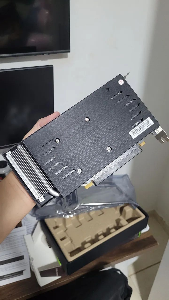 RX580 8GB 2048SP - Usada - Foto 3