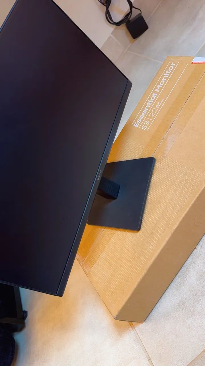 Monitor Samsung Essential S3 22" 100Hz - Foto 2