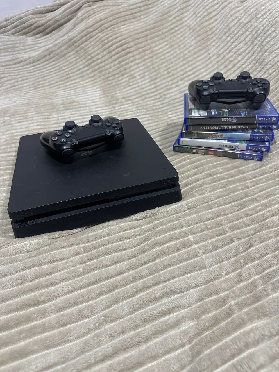 Vendo Ps4 slim 1tb - Foto 3