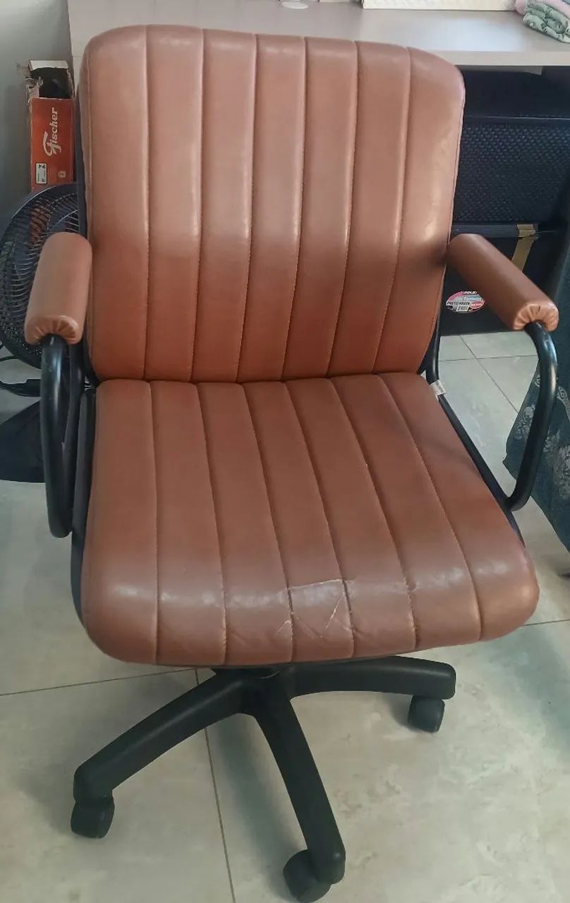 Vendo cadeira de escritório 