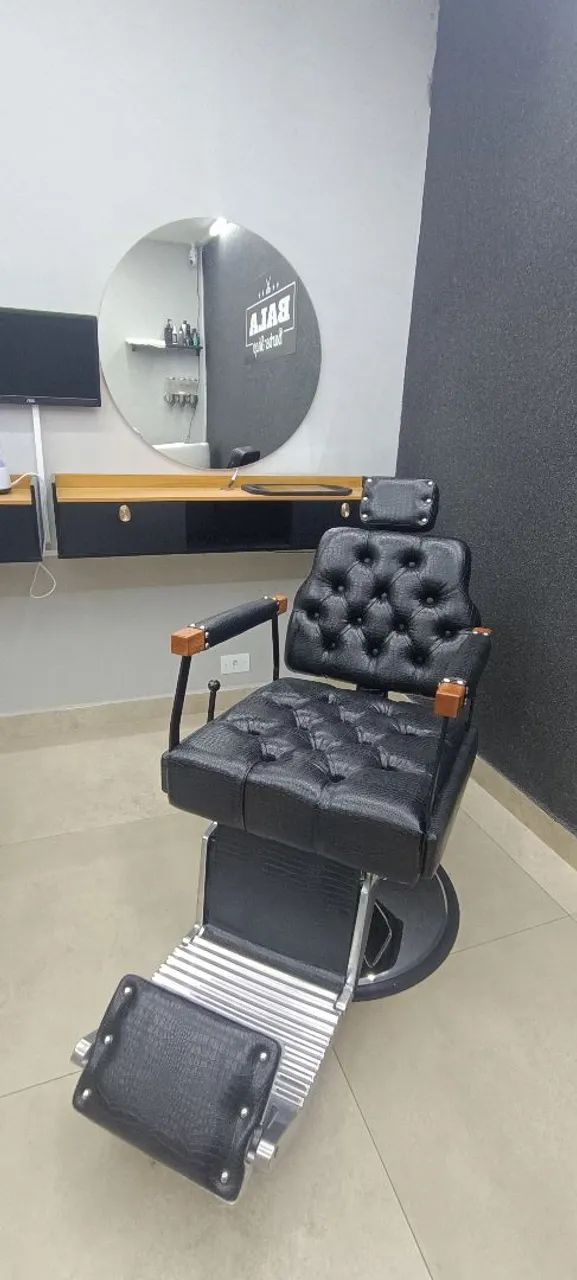Cadeira de barbeiro completa com bancada e espelho 