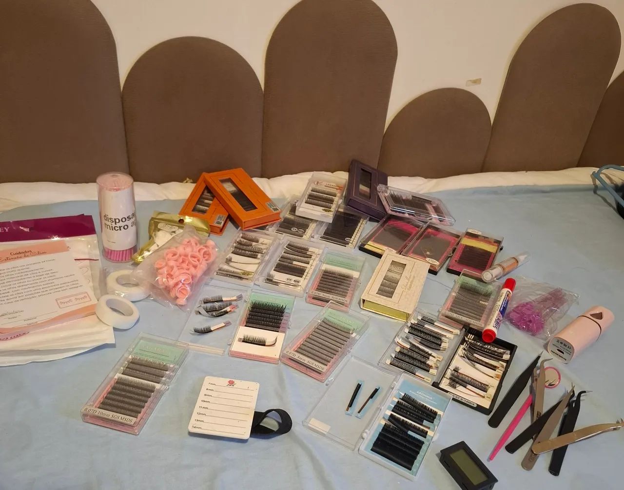 PRODUTOS PARA EXTENSÃO DE CÍLIOS.