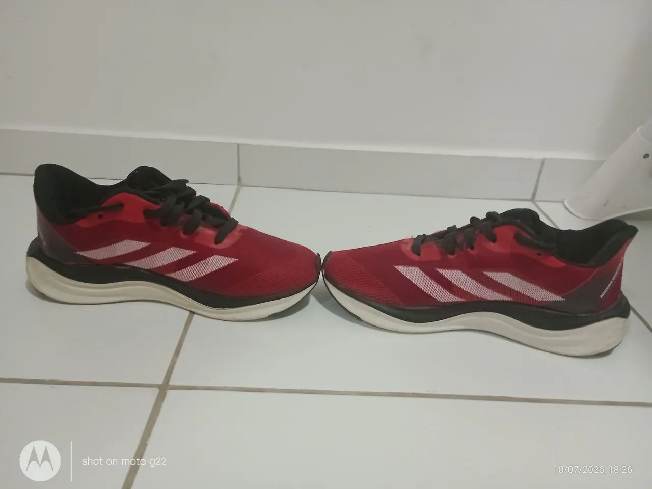 Tênis Adidas 41 - Foto 2