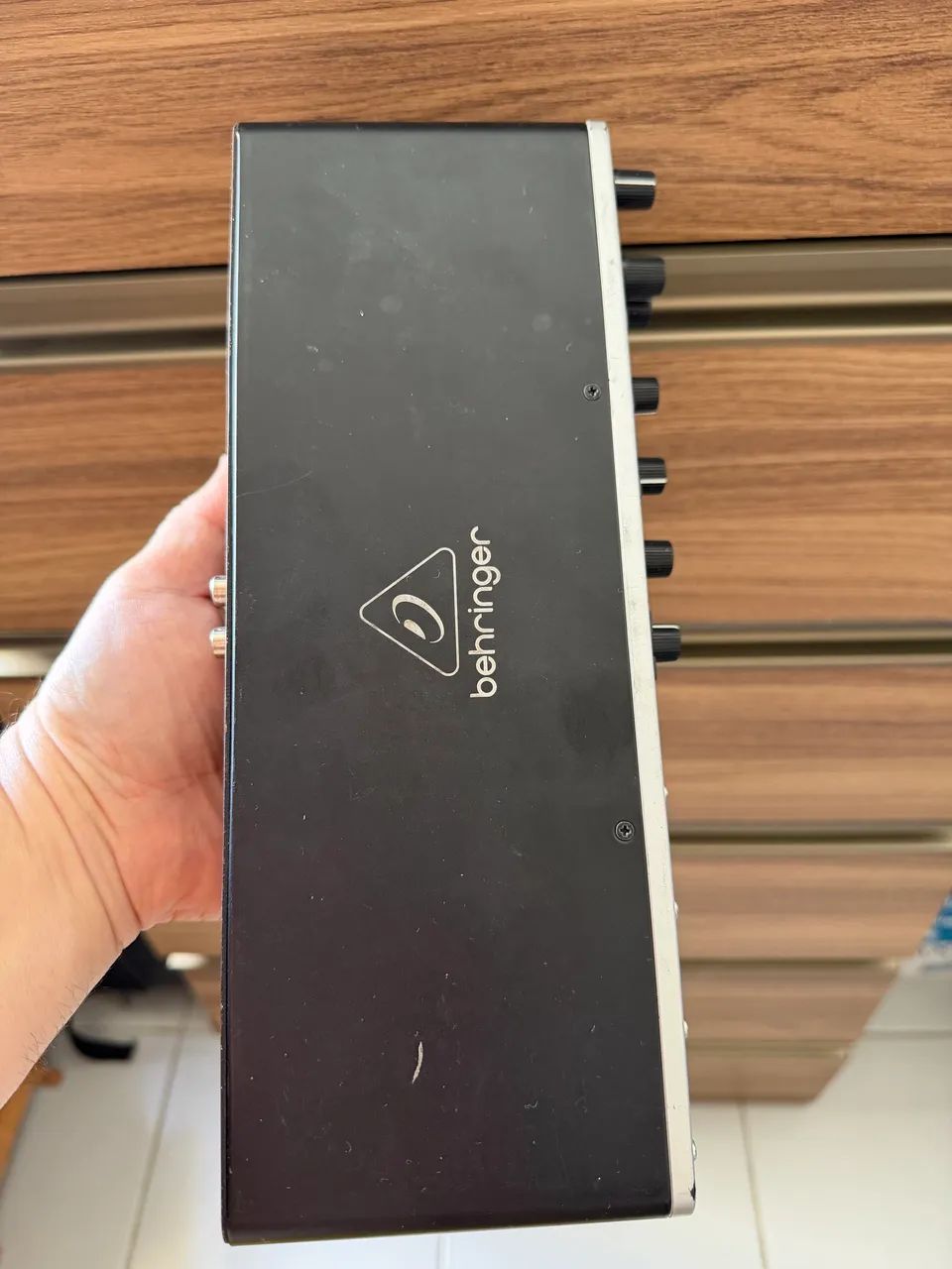 Interface de áudio  Behringer uhd 404