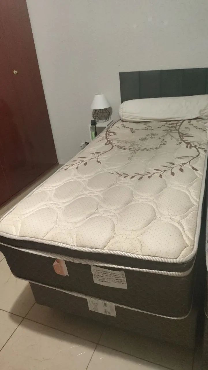 Duas Camas Box com Colchões