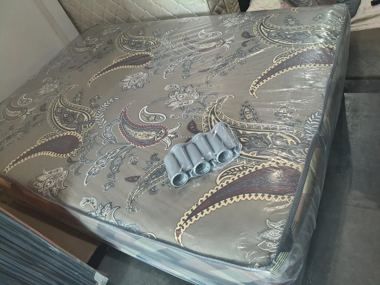 CAMA BOX CASAL DE ESPUMA D28 NOVA R$490 ENTREGA GRÁTIS  - Foto 2