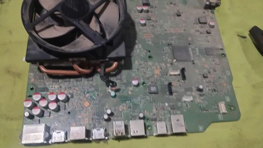 PREVENTIVA E TROCA DA PASTA TÉRMICA XBOX ONE PHAT - Foto 2