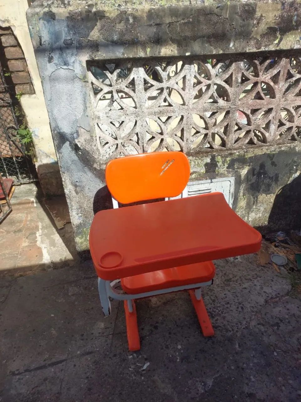 Cadeira escolar em polietileno Desk - Foto 2