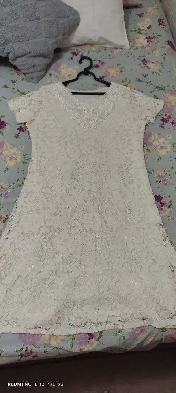 Vestido MIDI off white em renda