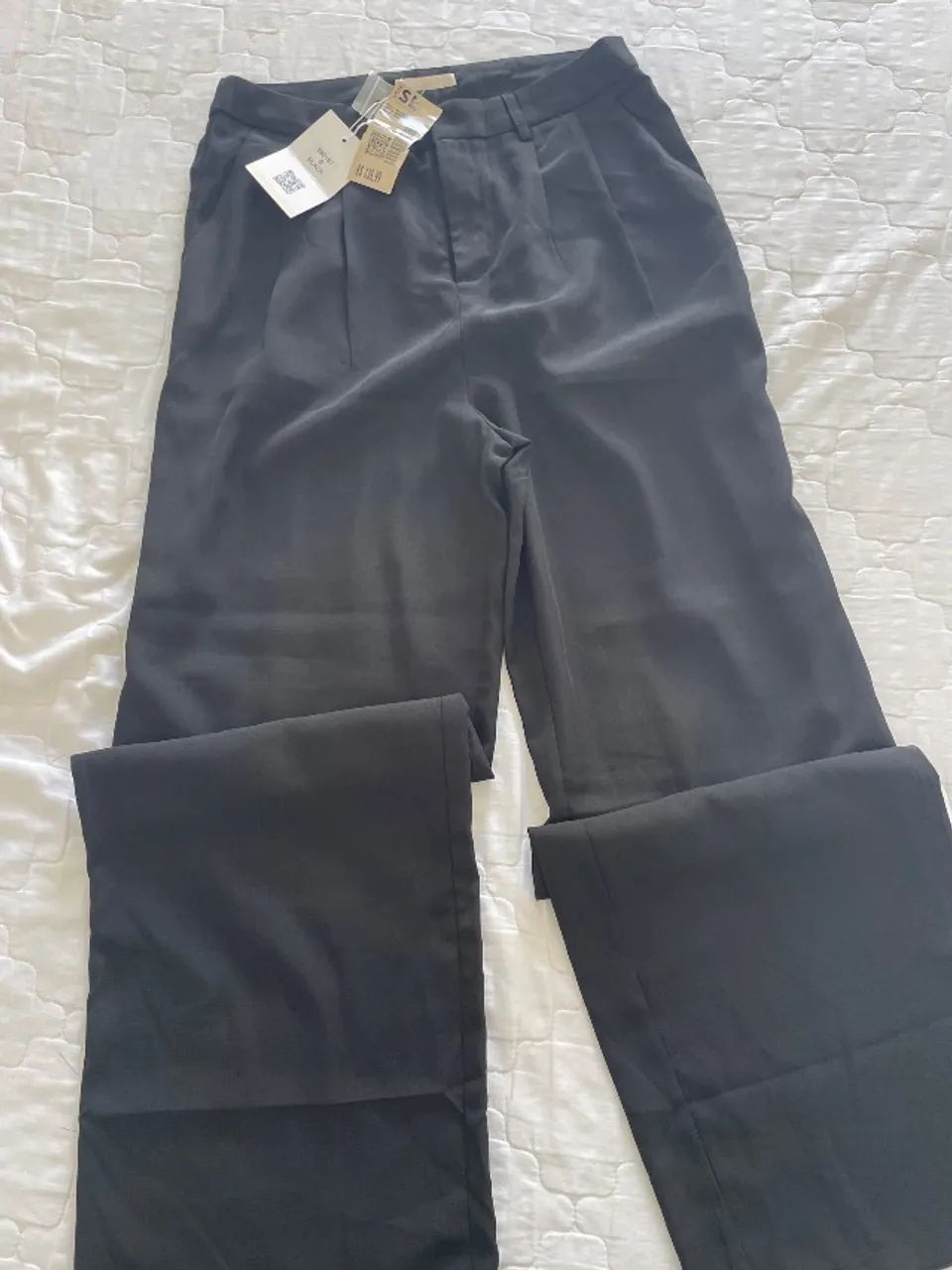 Calça de alfaiataria preta NOVA  - Foto 3