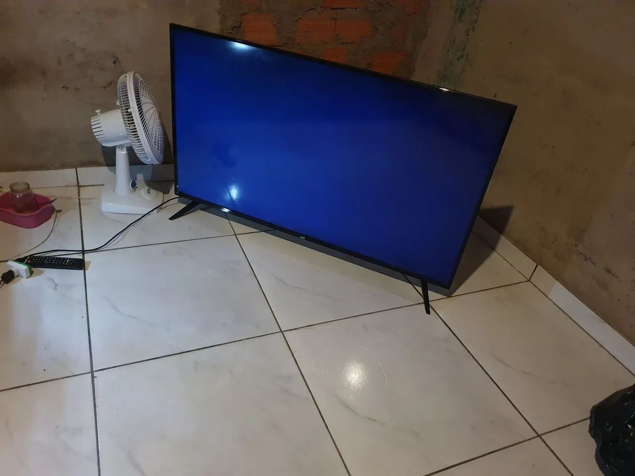 TV SMART JVC 50 PL TELA AZUL  DEFEITO  - Foto 3