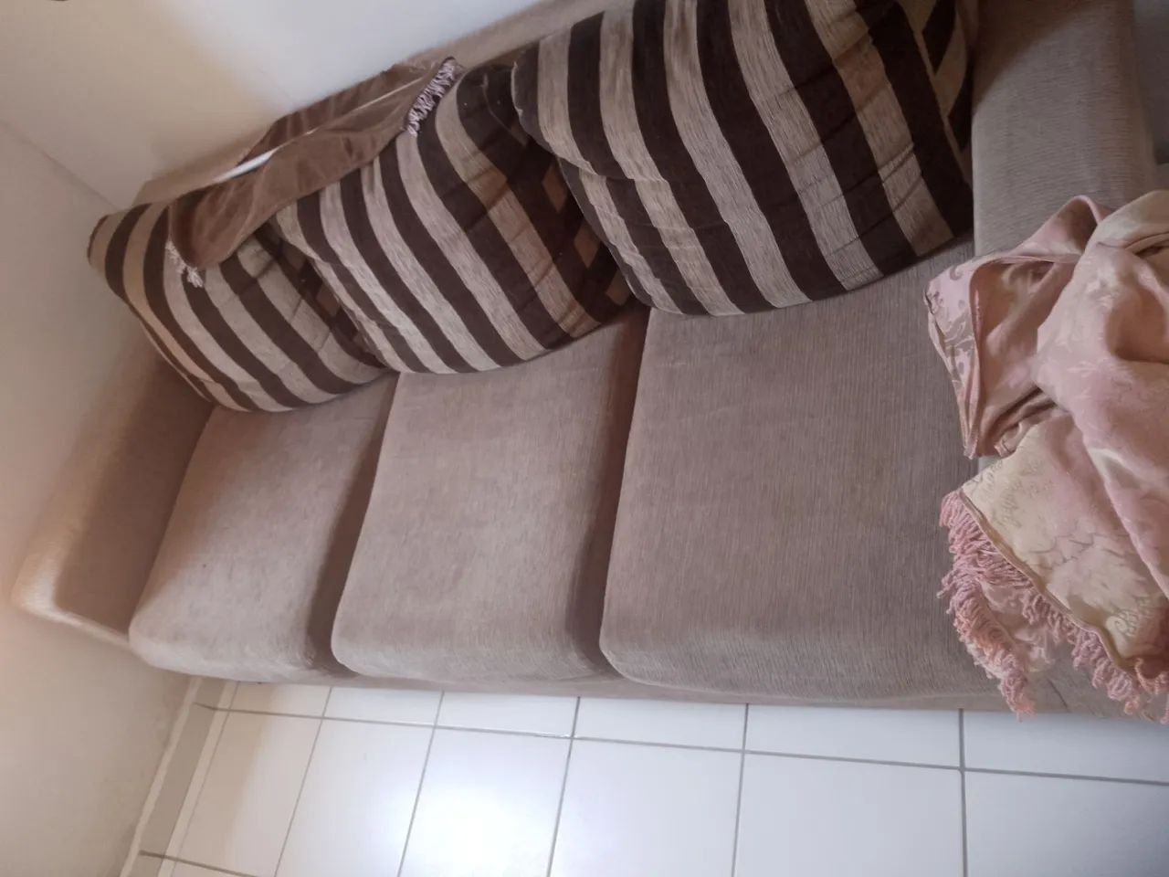 Vendo sofá.   Whatsapp *02  - Foto 2