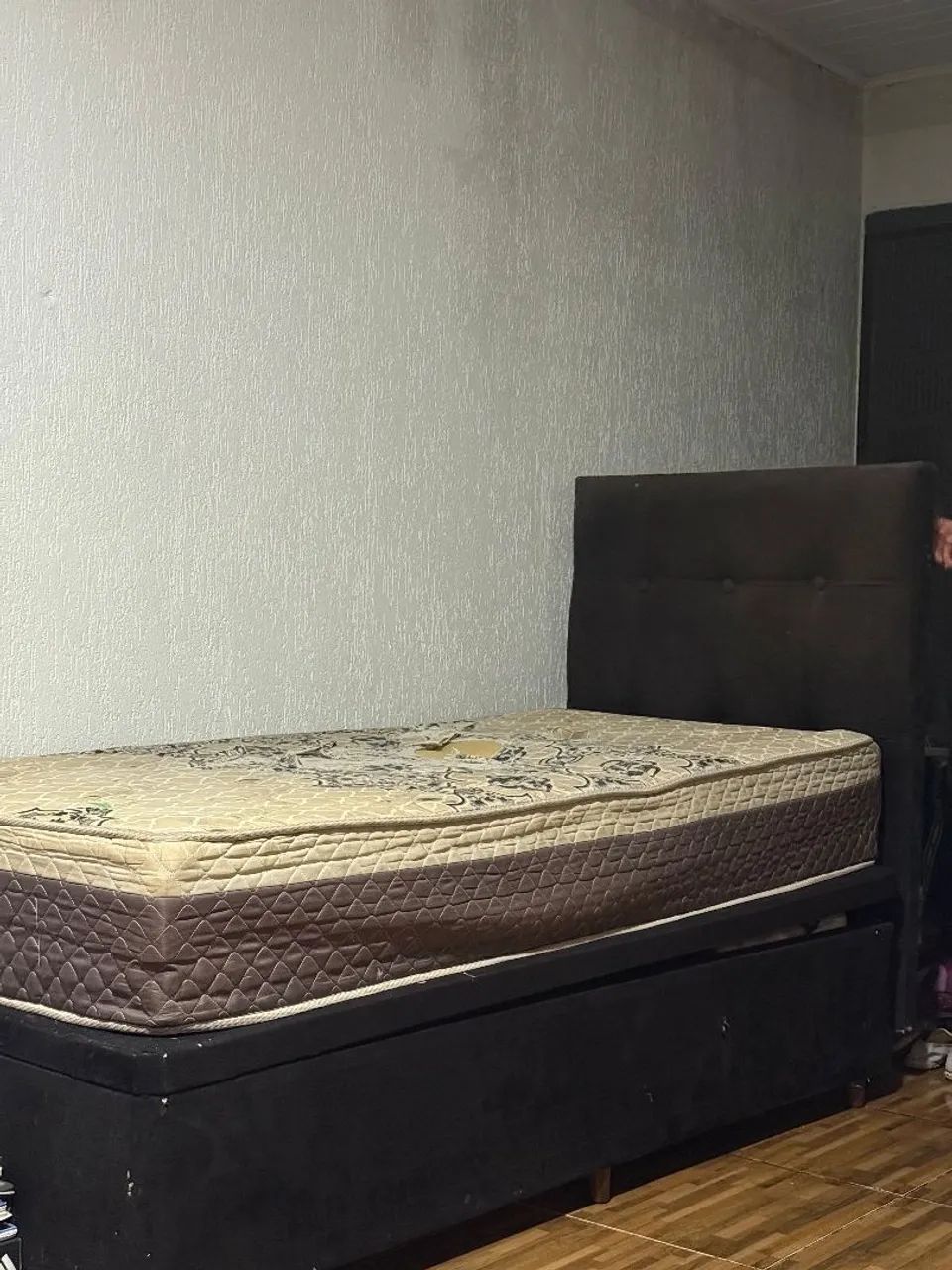 Cama box com baú solteiro e beliche solteiro com armário
