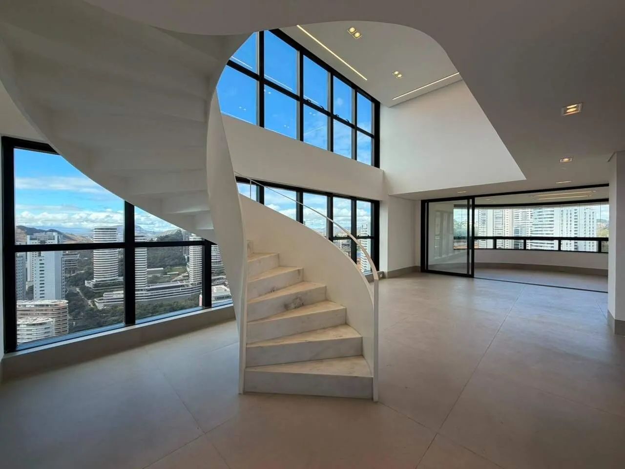 Apartamento com 04 suítes, 230m², no Vale do Sereno. - Foto 2
