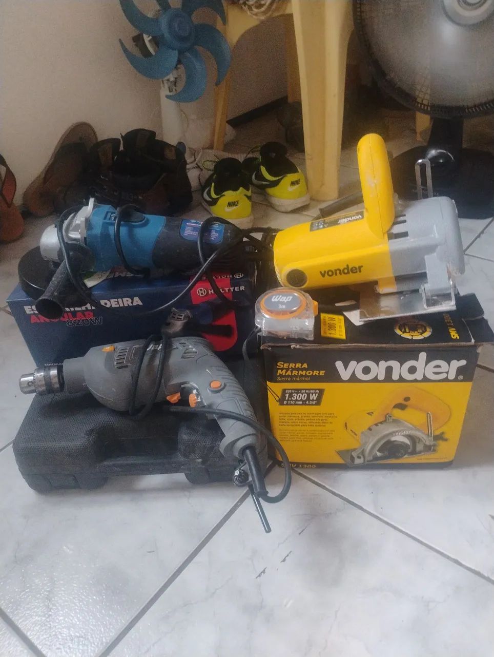 Ferramentas essência para pedreiro.65704311313795120