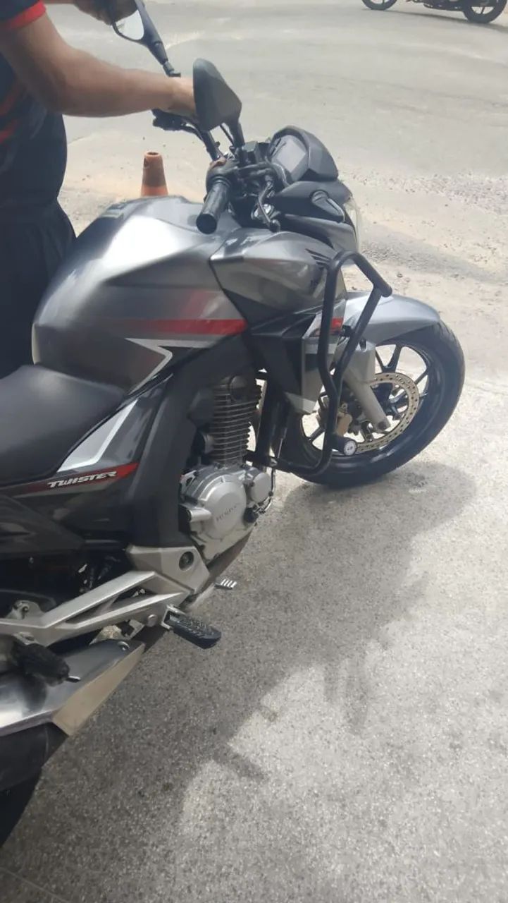 CB Twister 250 - Foto 4