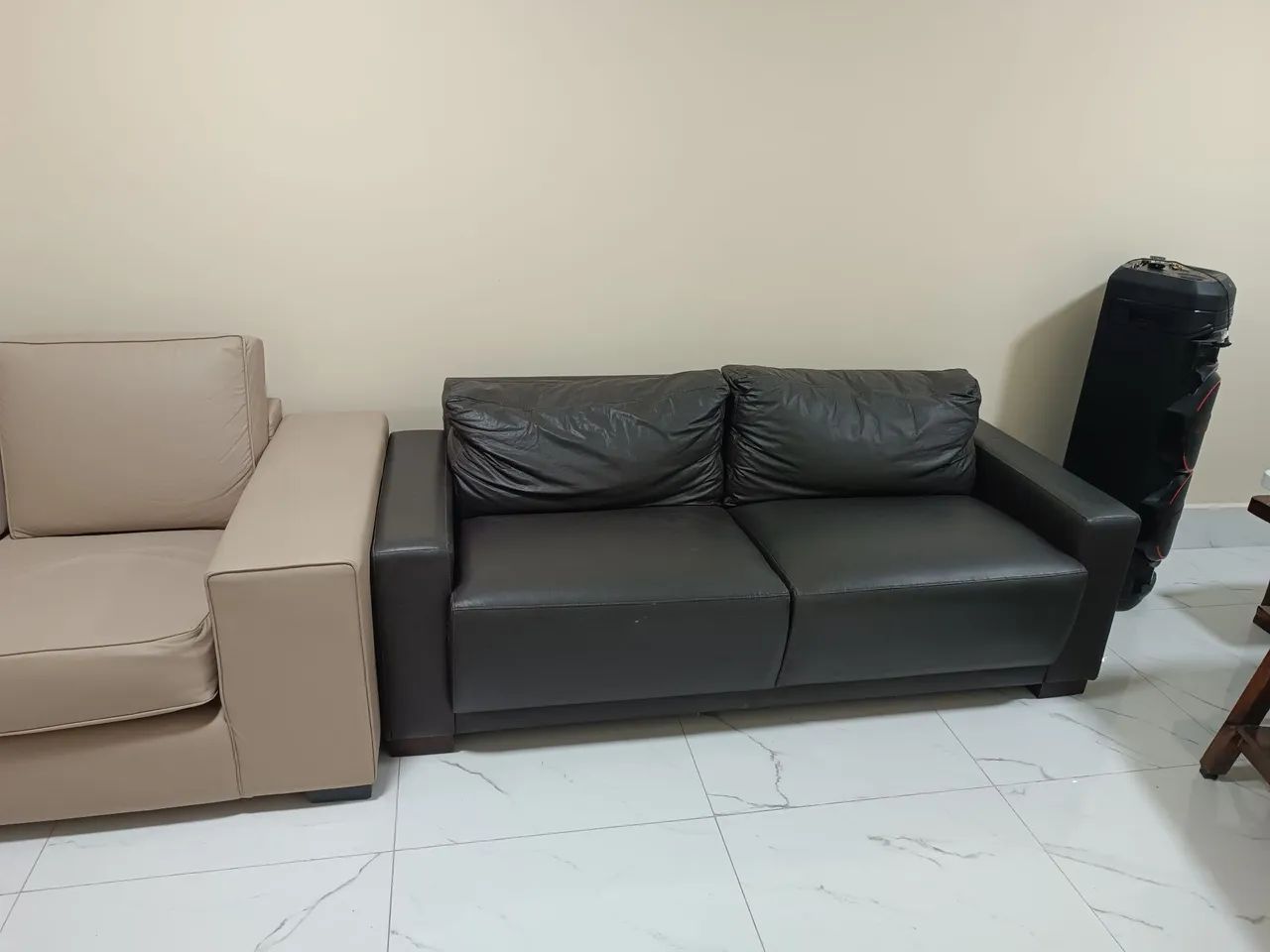 Vendo sofá de 3 lugares em ótimo estado novo - Foto 5