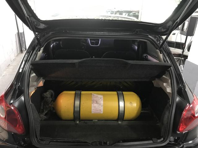 Peugeot 207 1.4 XR Sport com GNV ( apenas 48x $340,00 ) - Foto 6