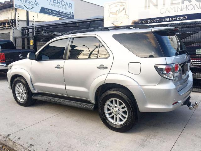 Toyota Hilux SW4 - Foto 4