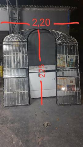 Porta colonial de ferro