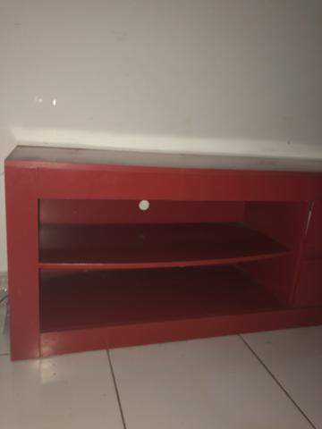 Rack vermelho semi-novo