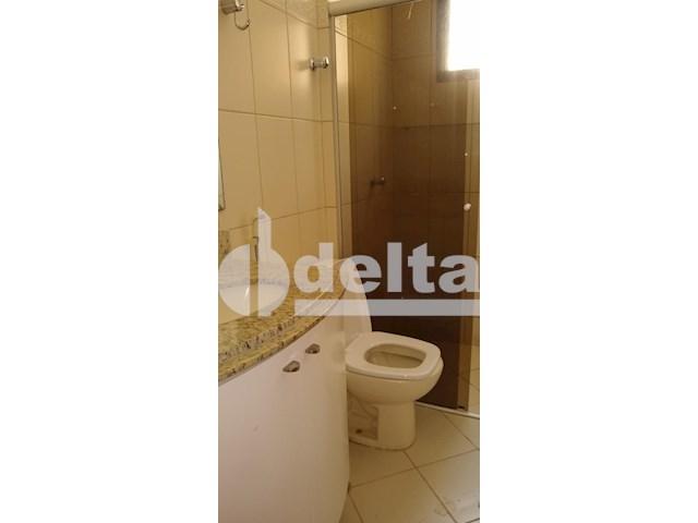 Apartamento para alugar com 3 dormitórios em Saraiva, Uberlândia cod:605513 - Foto 9