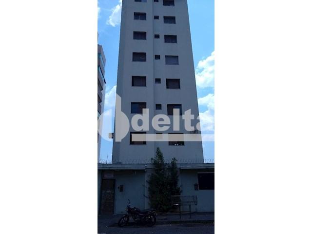 Apartamento para alugar com 3 dormitórios em Saraiva, Uberlândia cod:605513