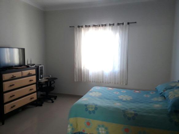 Linda casa c/3dorm.,suíte,closet+edícula.Confira as Fotos! - Foto 9