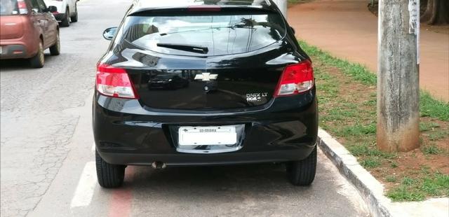 Onix LT 13/14 1.0 Preto - Foto 16