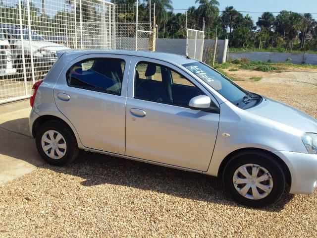 Etios 2015/6 Hatch *(Aceito troca)